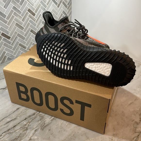 Yeezy Boost 350 V2 Carbon Beluga - Picture 4 of 5